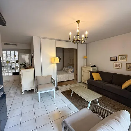 B051-bel Au Centre Deux Et Parking Securise *