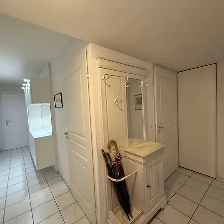 B051-bel Au Centre Deux Et Parking Securise *